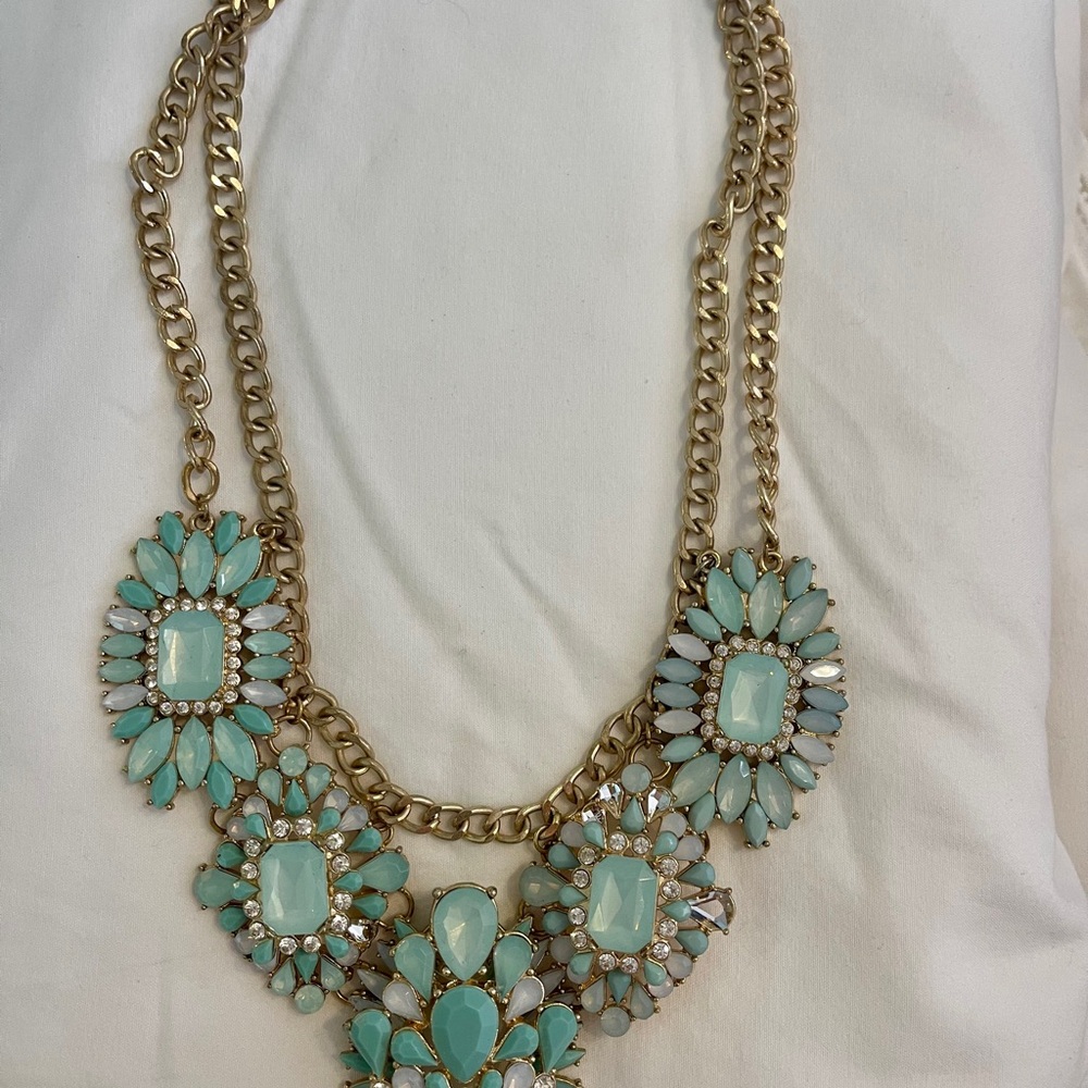 Chic Gold and Mint Floral Necklace